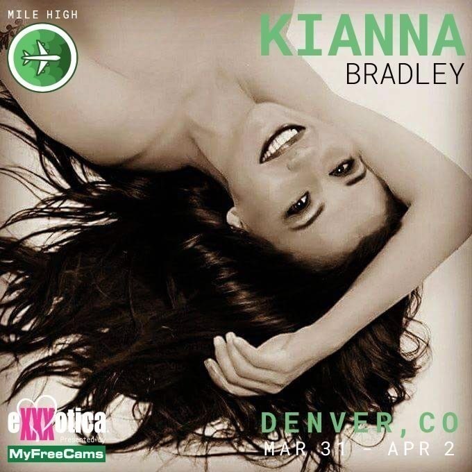 Kianna Bradley appearing in the regionstroi-orel.ru.sex booth at Exxxotica Expo Denver, CO 2017