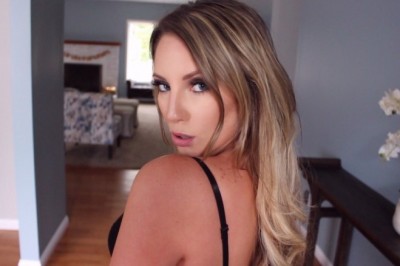 Brielle Day is Celebrating Her Birthday Live with Fans!